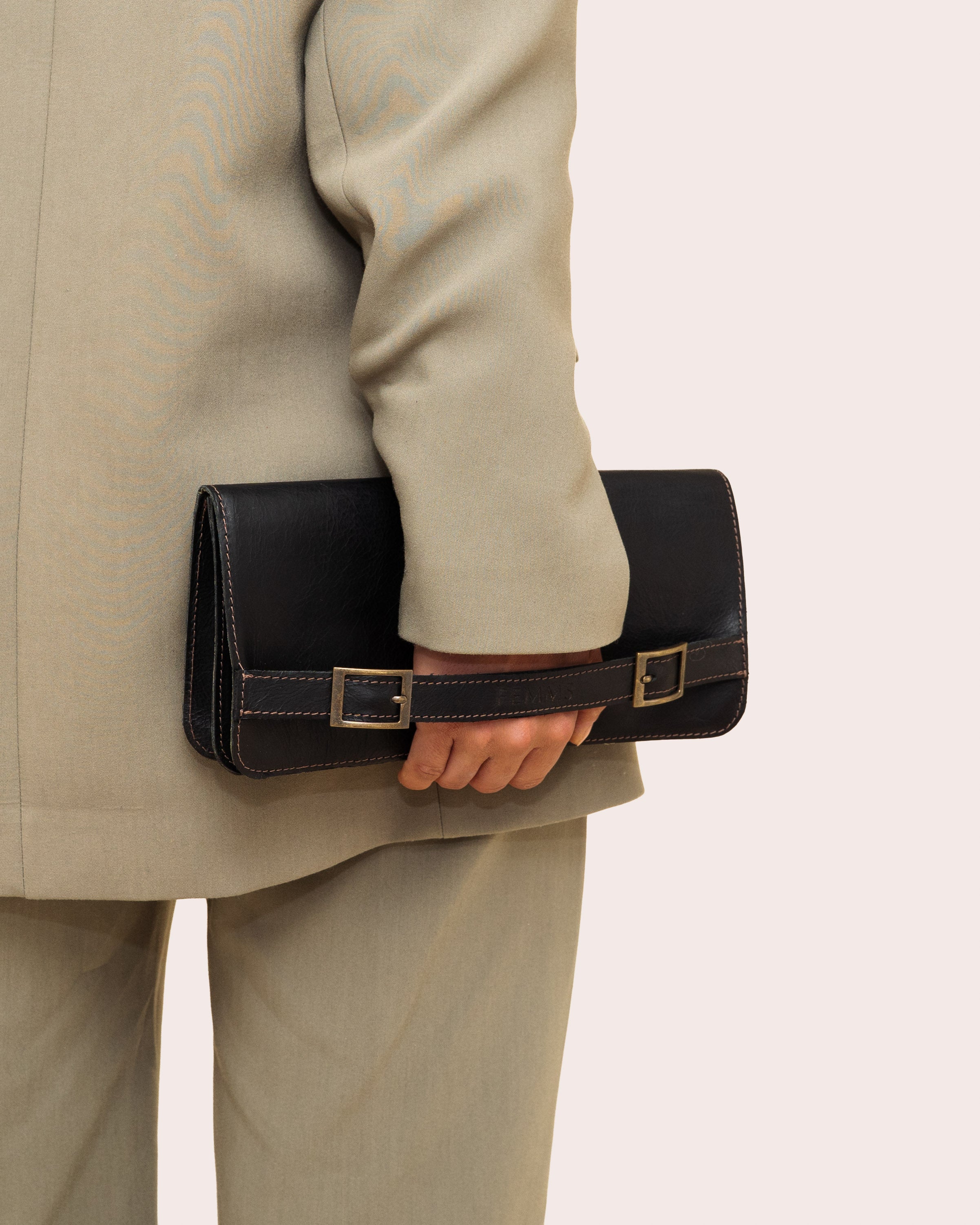 CLUTCH EVE - ONYX BLACK